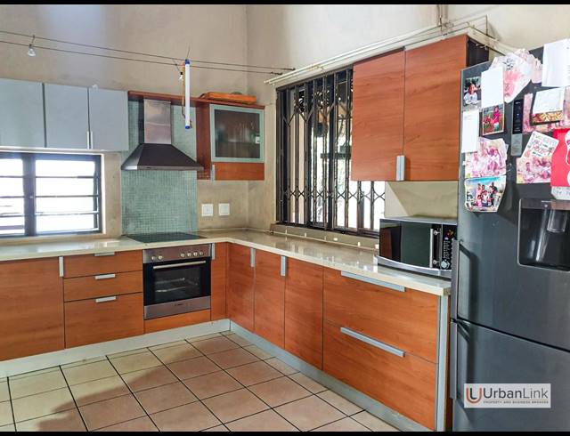 3 BEDROOM FREEHOLD FOR SALE IN SAFARI GARDENS
